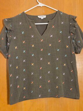 THML Anthropologie Boho Embroidered Top Womens M Ruffle Khaki Green 100% Cotton